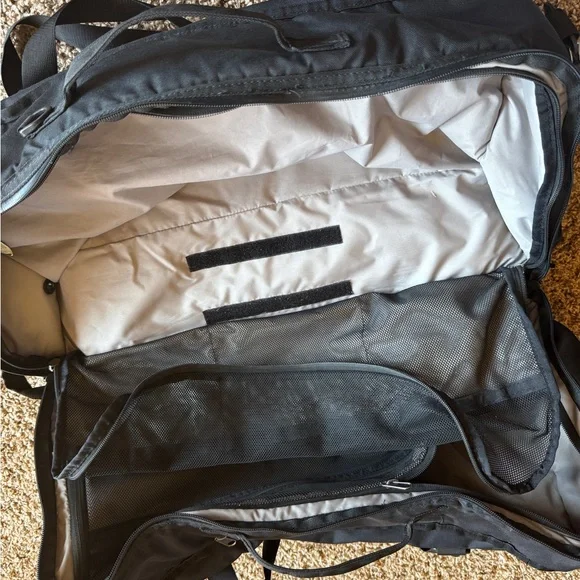 Nike RPM Black Duffel Bag - Picture 5 of 16